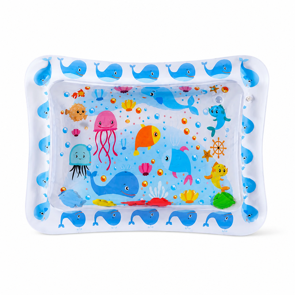 Tapis d'eau rectangulaire à bordure blanche ornée de petites baleines bleues, motifs de méduses et poissons, figurines flottantes en bas. 8
