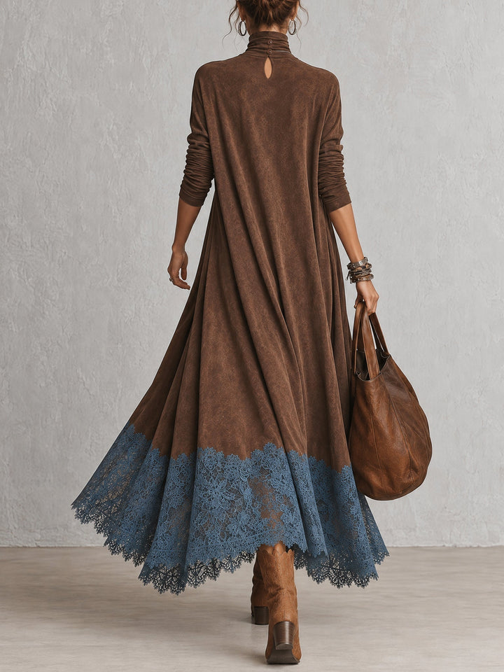 Robe marron vue de dos, avec petite ouverture goutte et boutons sous le col montant 10