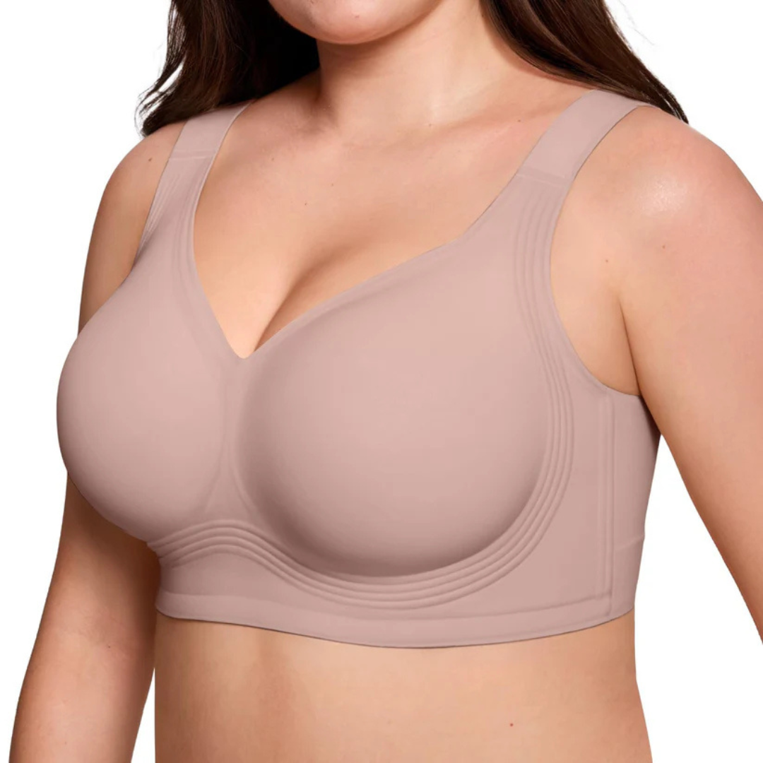 Soutien-gorge rose poudré vu de trois quarts, porté par une mannequin 8
