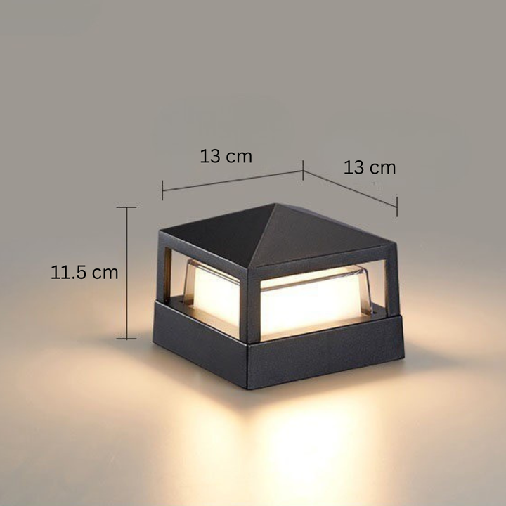 Modèle carré à toit en pyramide avec cotes indiquées : 13 cm sur 13 cm et 11,5 cm de hauteur. 16