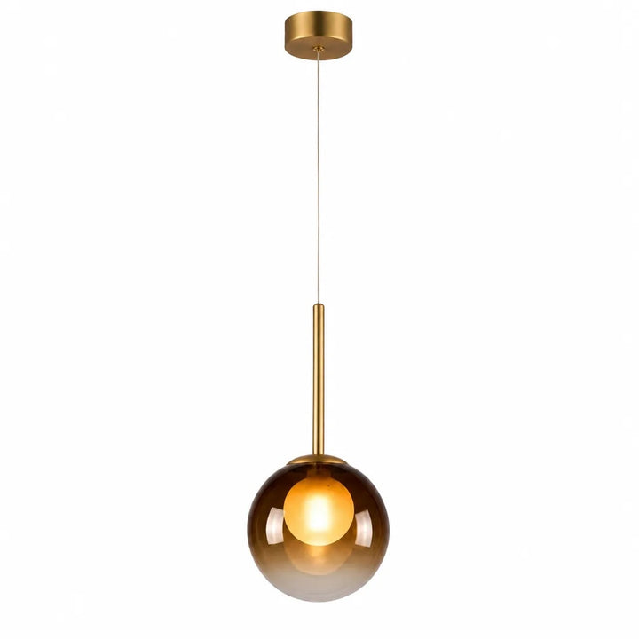 Suspension globe en verre ambré dégradé à tige laiton, allumée, sur fond blanc 9