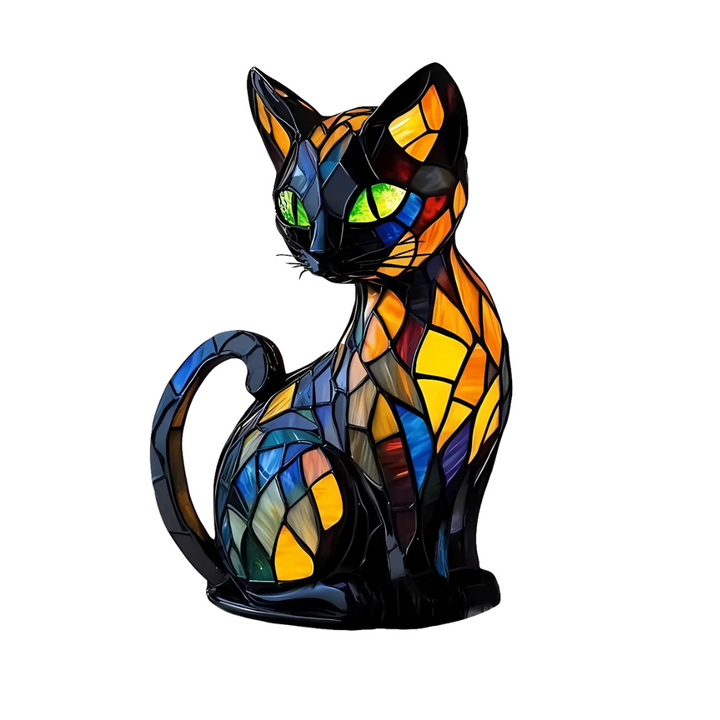 Chat assis en vitrail aux morceaux orange, bleus et jaunes, yeux verts, sur fond blanc 1