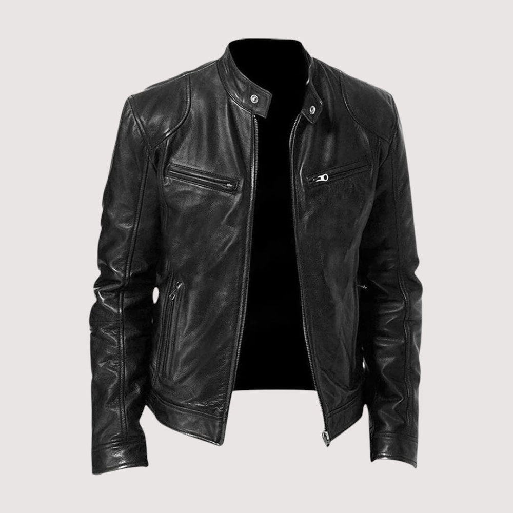 Veste noire vue de face, ouverte, avec col montant à pattes et poches zippées 2