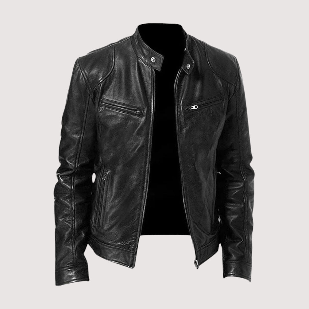 Veste noire vue de face, ouverte, avec col montant à pattes et poches zippées 2