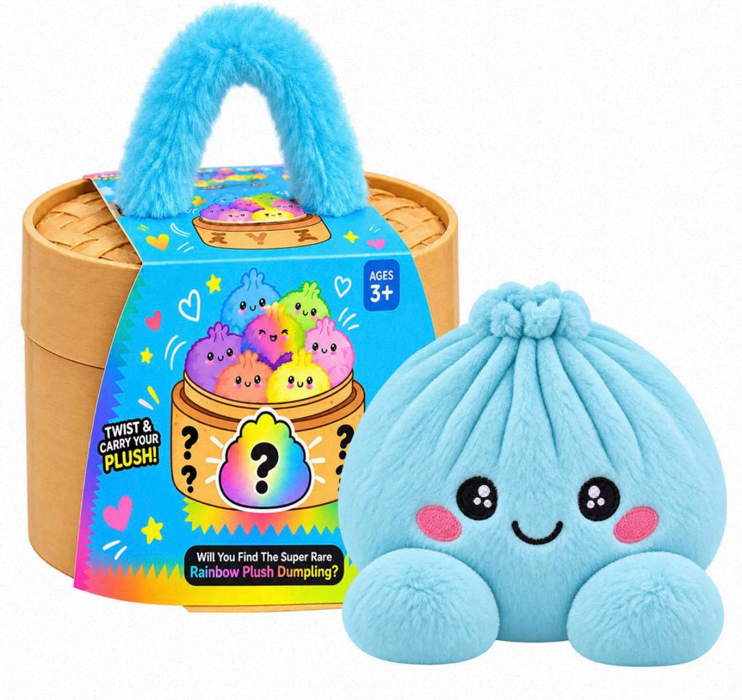 Peluche raviolis bleu clair souriant posée devant la boîte panier vapeur à anse en fourrure bleue 1