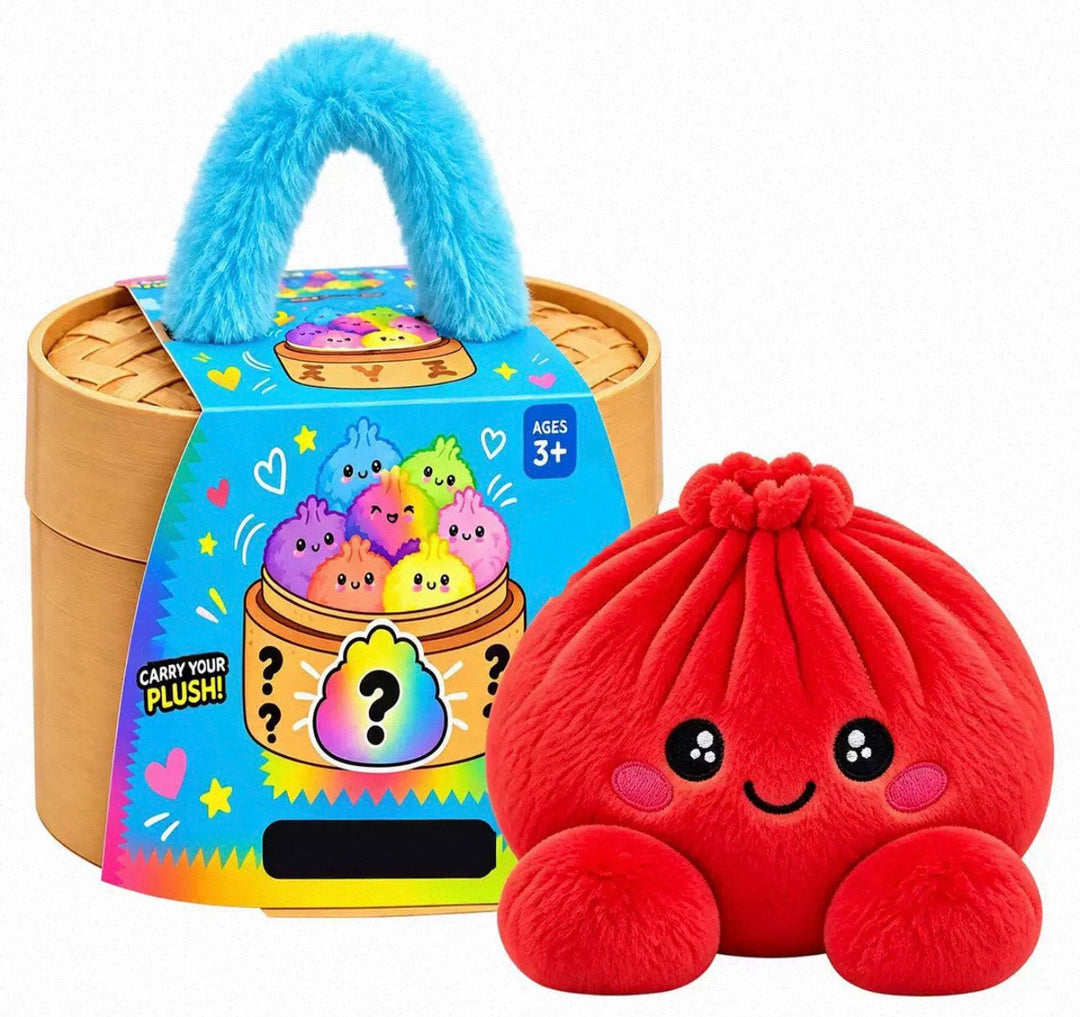 Peluche ravioli rouge souriante posée devant sa boîte panier vapeur en bambou avec anse bleue duveteuse 22