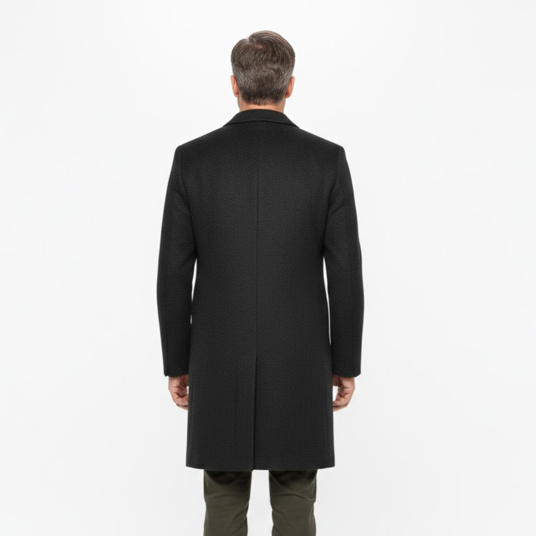 Vue de dos du manteau noir porté par un homme, avec fente centrale 3