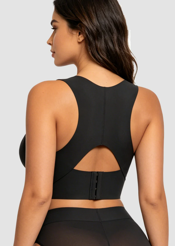 Vue de dos du soutien-gorge noir avec découpe dans le dos et fermeture à crochets, porté de trois quarts. 16
