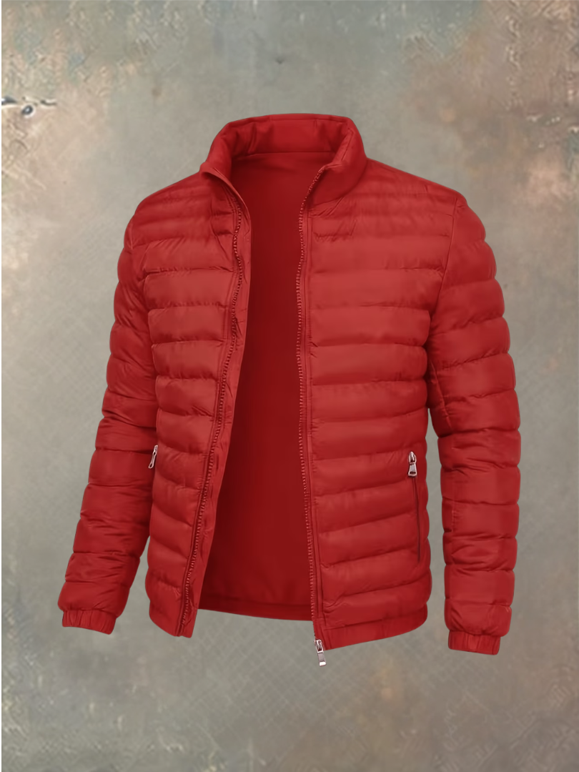Veste matelassée rouge ouverte, vue de face, laissant voir la doublure et les poches zippées 3