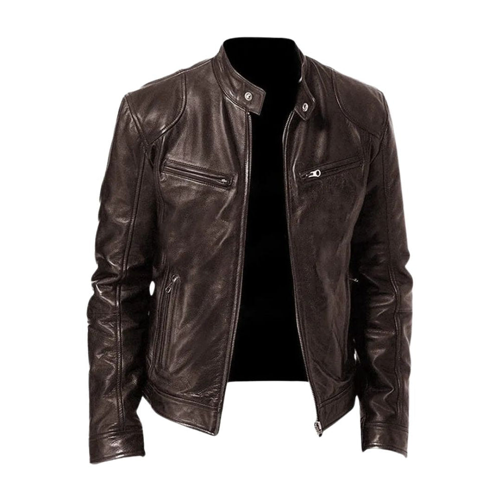 Même veste en cuir coloris marron foncé, présentée ouverte avec son col montant à pression et ses poches zippées. 2