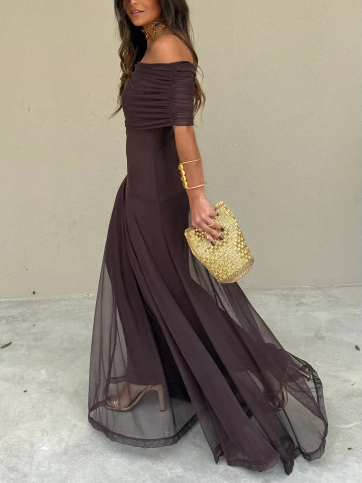 Robe marron en maille vue de profil, jupe superposée transparente et manche courte plissée 13
