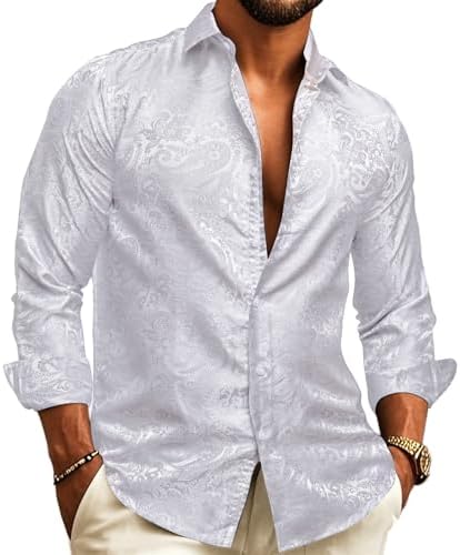 Chemise jacquard blanche à motif cachemire tonal, portée col ouvert par un homme en pantalon beige. 10