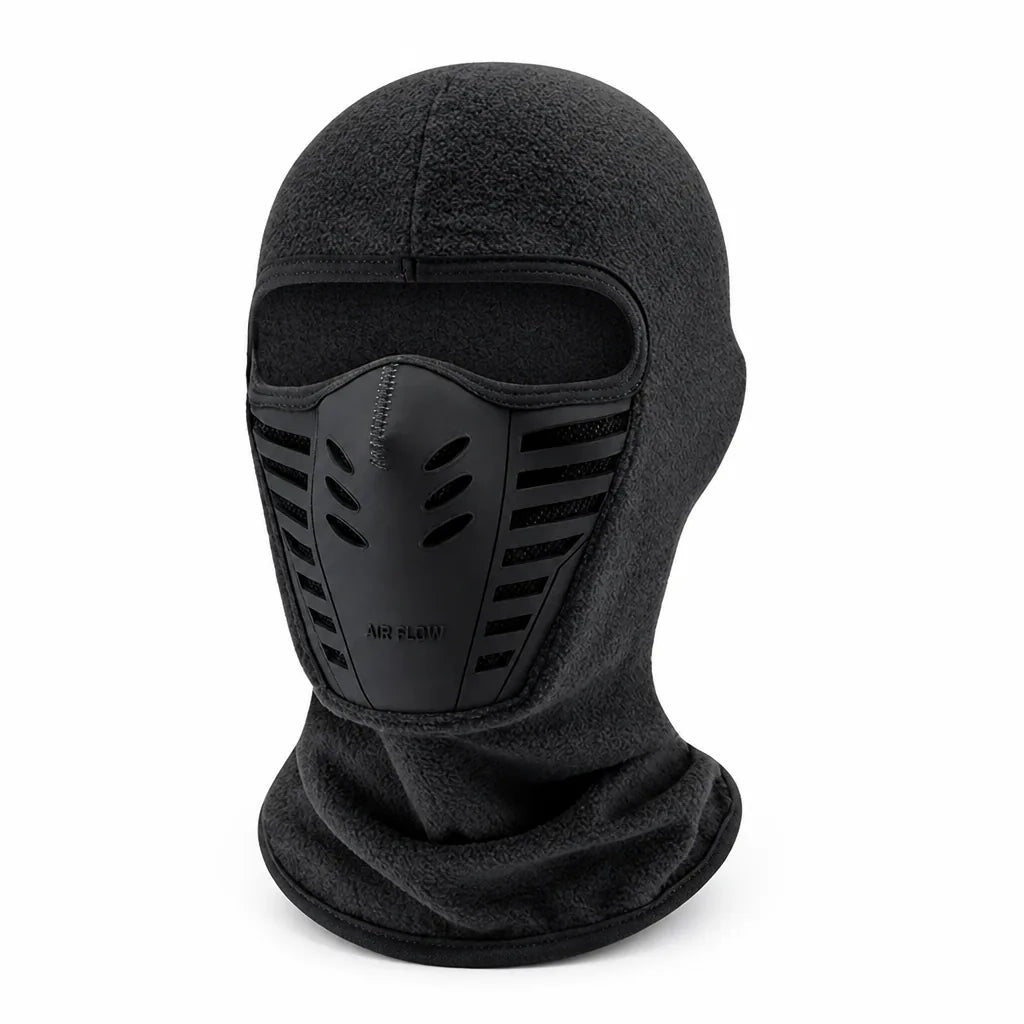 Cagoule noire en polaire vue de trois quarts, panneau facial en matière lisse à fentes d'aération latérales, sur fond blanc. 8