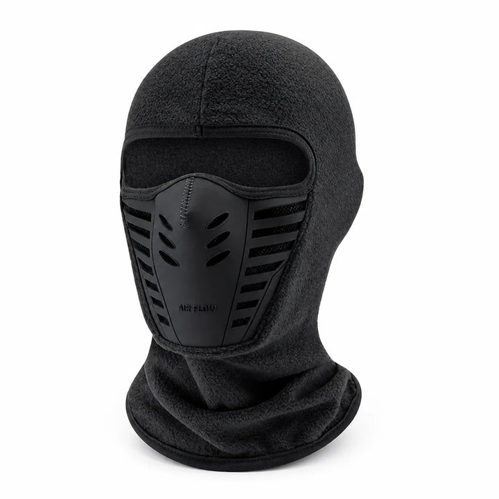 Cagoule noire en polaire vue de trois quarts, panneau facial en matière lisse à fentes d'aération latérales, sur fond blanc. 8