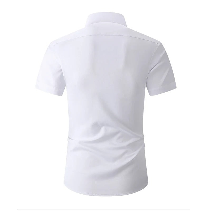 Vue de dos de la chemise blanche, dos uni avec col et manches courtes 2