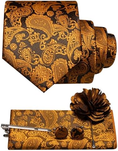 Ensemble cachemire cuivré sur fond sombre : cravate, pochette, boutons de manchette, pince à cravate et broche fleur marron. 11