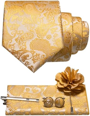 Ensemble cachemire doré sur fond crème : cravate, pochette, boutons de manchette, pince à cravate et broche fleur jaune or. 16