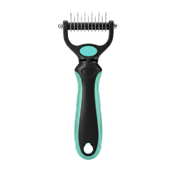 Peigne à poignée noire et vert menthe vu de face sur fond blanc, côté dents fines et espacées. 16