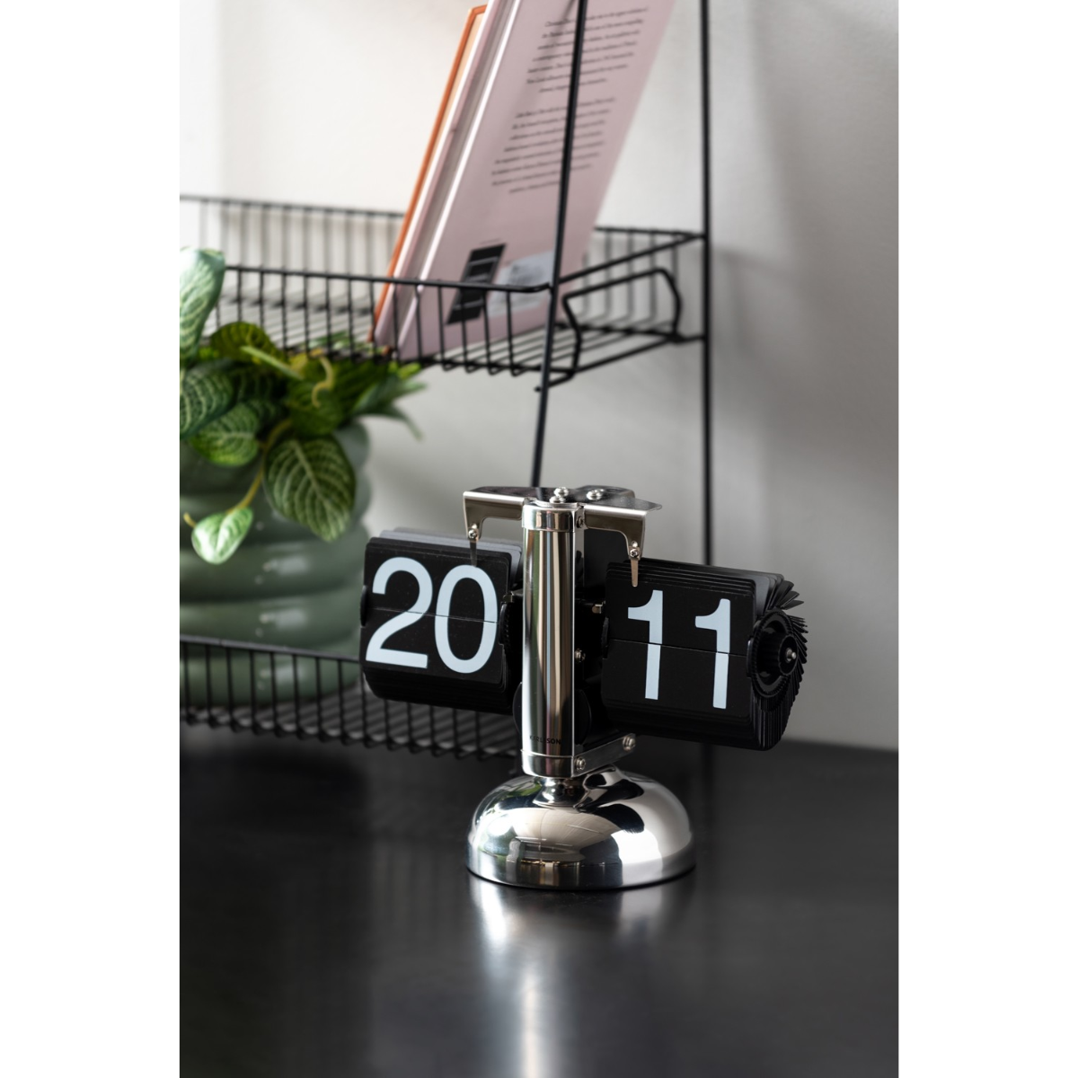 Karlsson I Table Clock Small Flip - Zwart