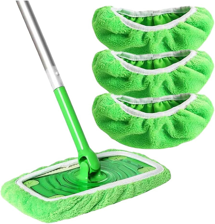 Balai plat vert équipé d'une housse en microfibre verte, avec trois housses de rechange vertes disposées à droite. 6