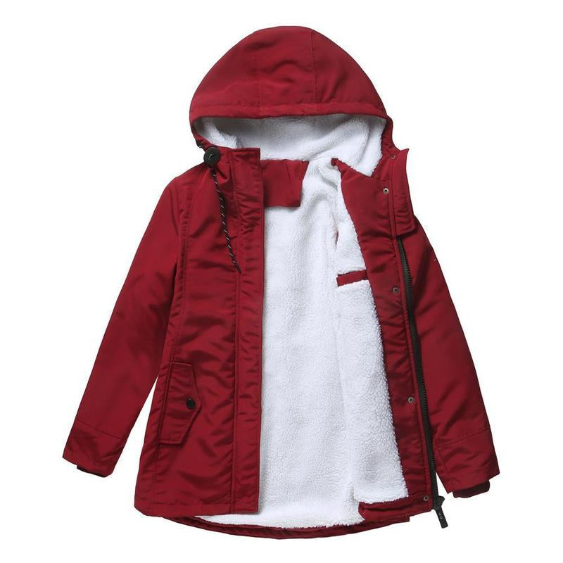 Parka rouge à plat, ouverte, montrant la doublure blanche en polaire et la capuche 3