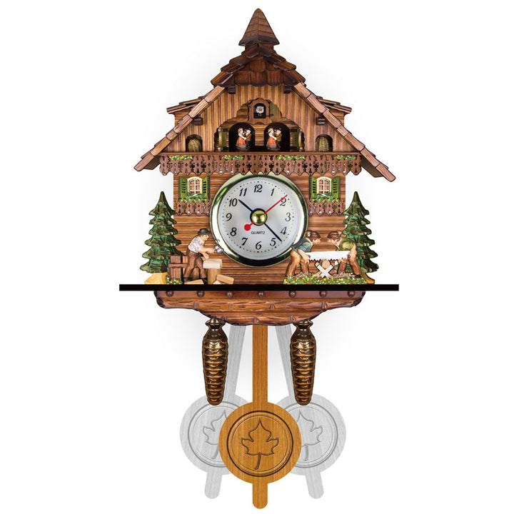 Chalet à façade de planches avec cadran à quartz, scieurs de bois et fendeur de bûches de chaque côté, balancier doré. 6