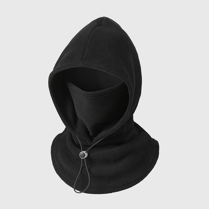 Cagoule en polaire noire vue de face, avec cordon de serrage et stoppeur au niveau du cou 7