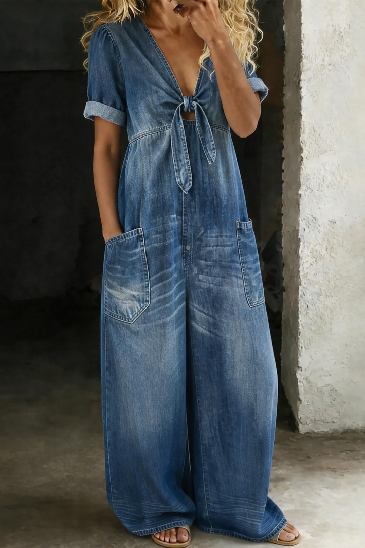 Vue de face portée par un mannequin, version denim bleu foncé délavé, nœud sur le buste 1