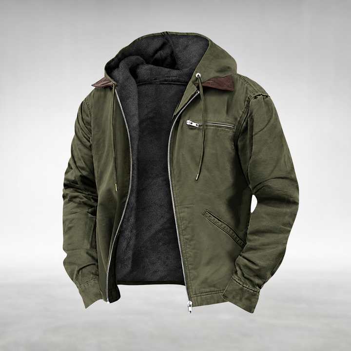 Version vert kaki foncé de la veste à capuche, ouverte sur sa doublure polaire sombre, avec fermeture éclair et empiècement marron au col. 4