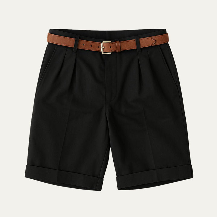 Short noir à double pli et ourlet retroussé, ceinture marron à boucle dorée, présenté à plat vu de face. 11
