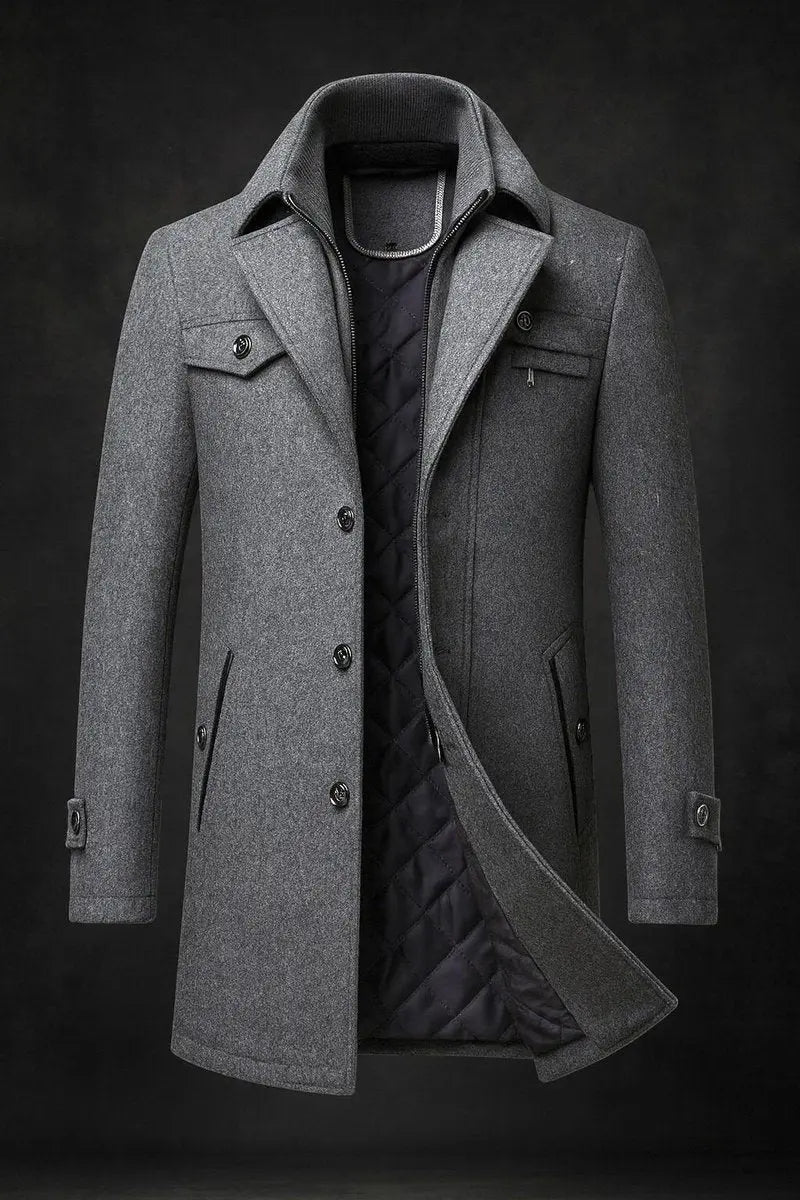 Manteau gris chiné entrouvert, doublure matelassée noire, double col zippé et poche poitrine zippée 4