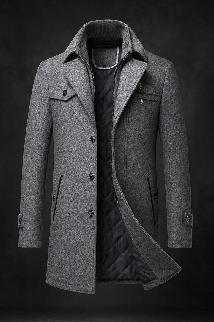 Manteau gris chiné entrouvert, doublure matelassée noire, double col zippé et poche poitrine zippée 4
