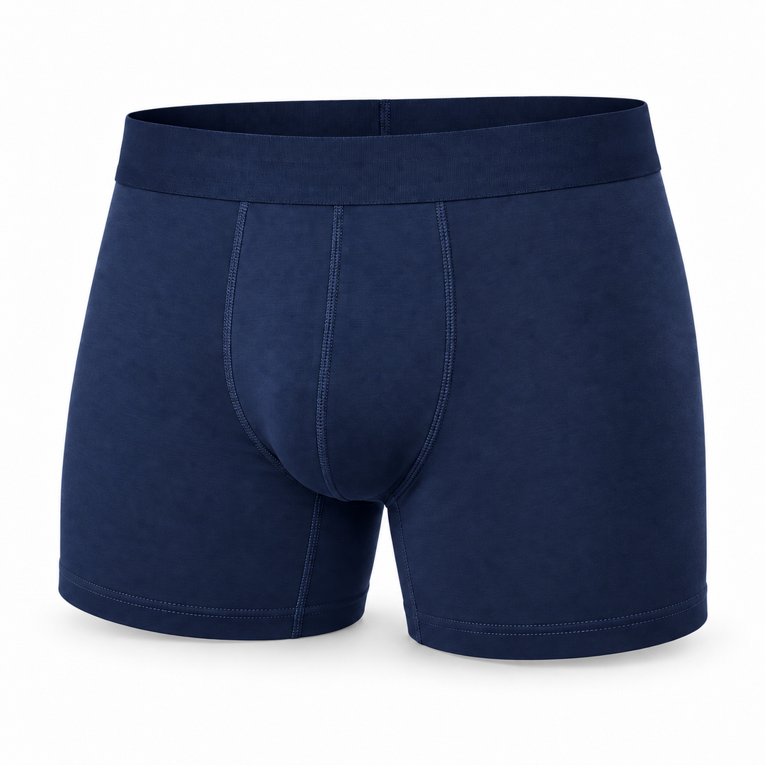 Boxer bleu marine seul, vue de face, avec ceinture élastique unie et coutures de l'entrejambe visibles. 4