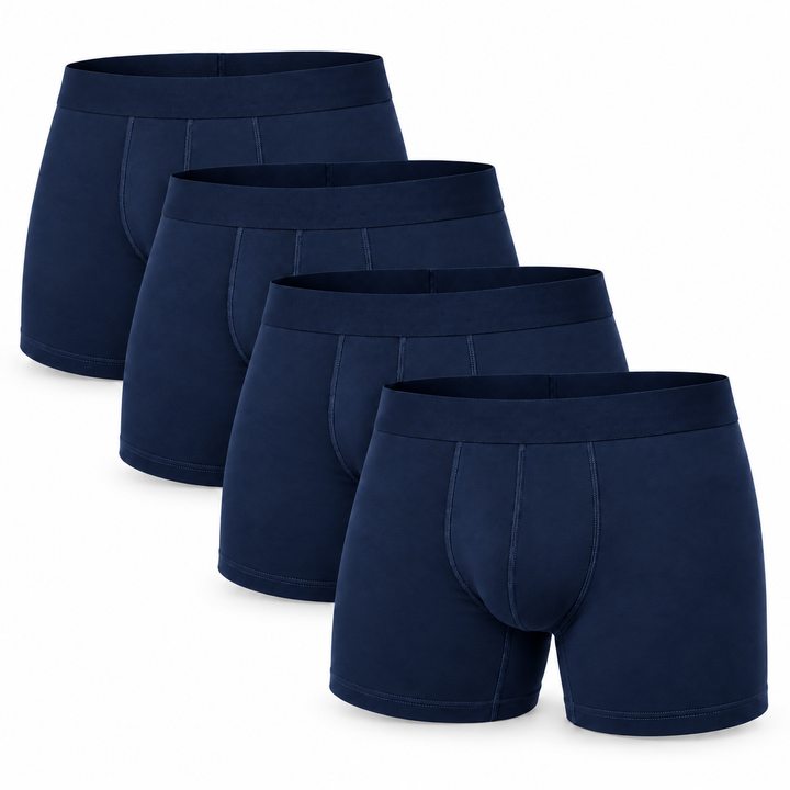Lot de quatre boxers bleu marine disposés en cascade, ceinture élastique unie et coutures apparentes. 3