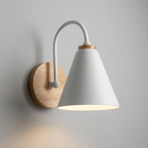 Wandlamp met naar beneden gerichte kegelvormige lampenkap - AureliaLamp