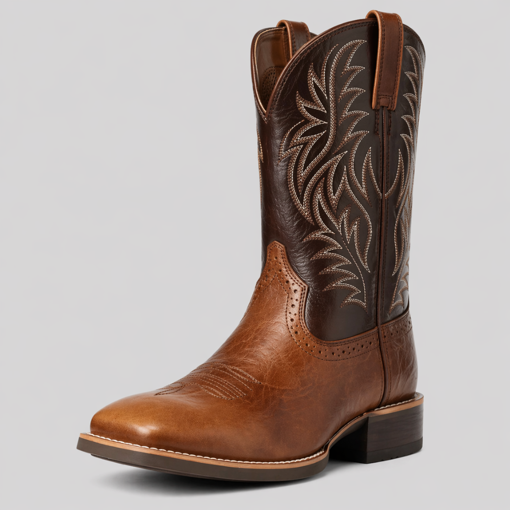 Botte de cowboy bicolore, pied cuir brun clair et tige brun foncé brodée, vue trois-quarts 2