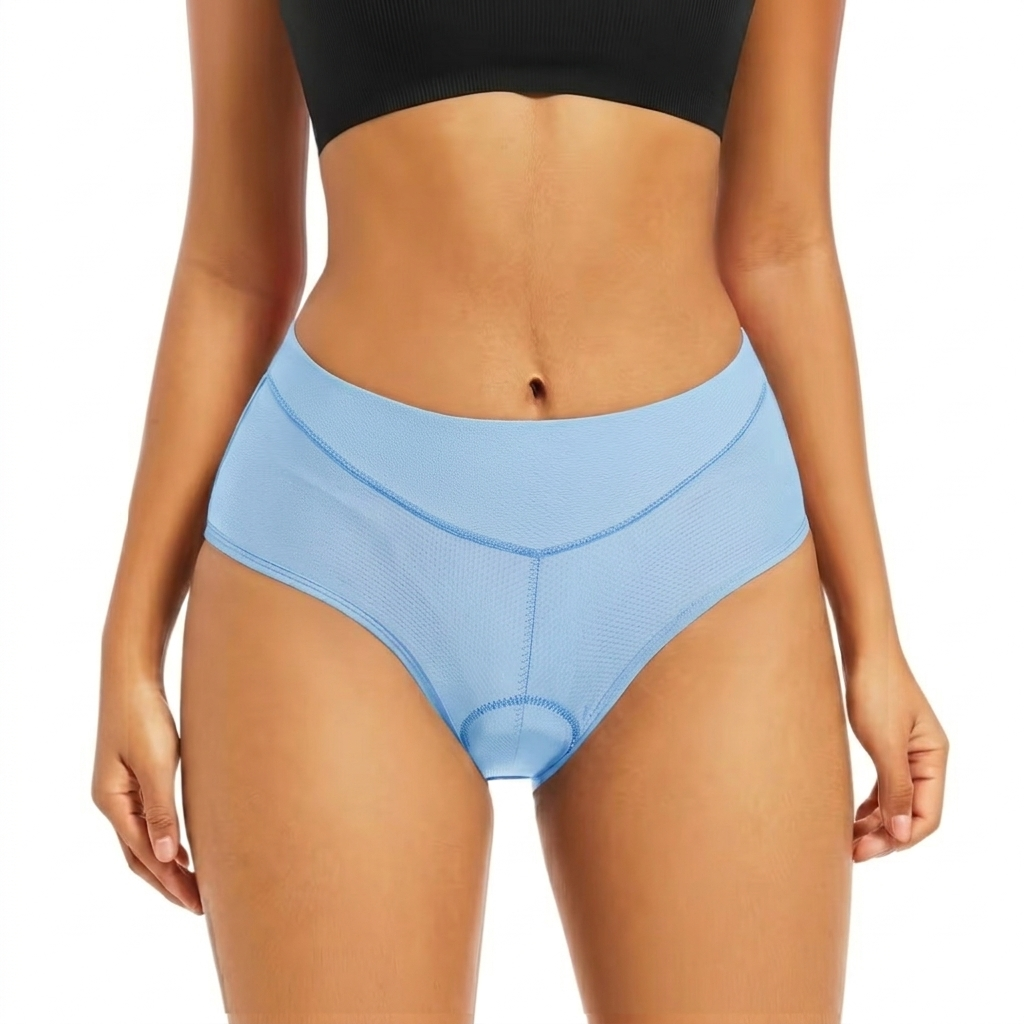 Vue de face portée par un modèle, culotte bleu ciel en tissu aéré 12
