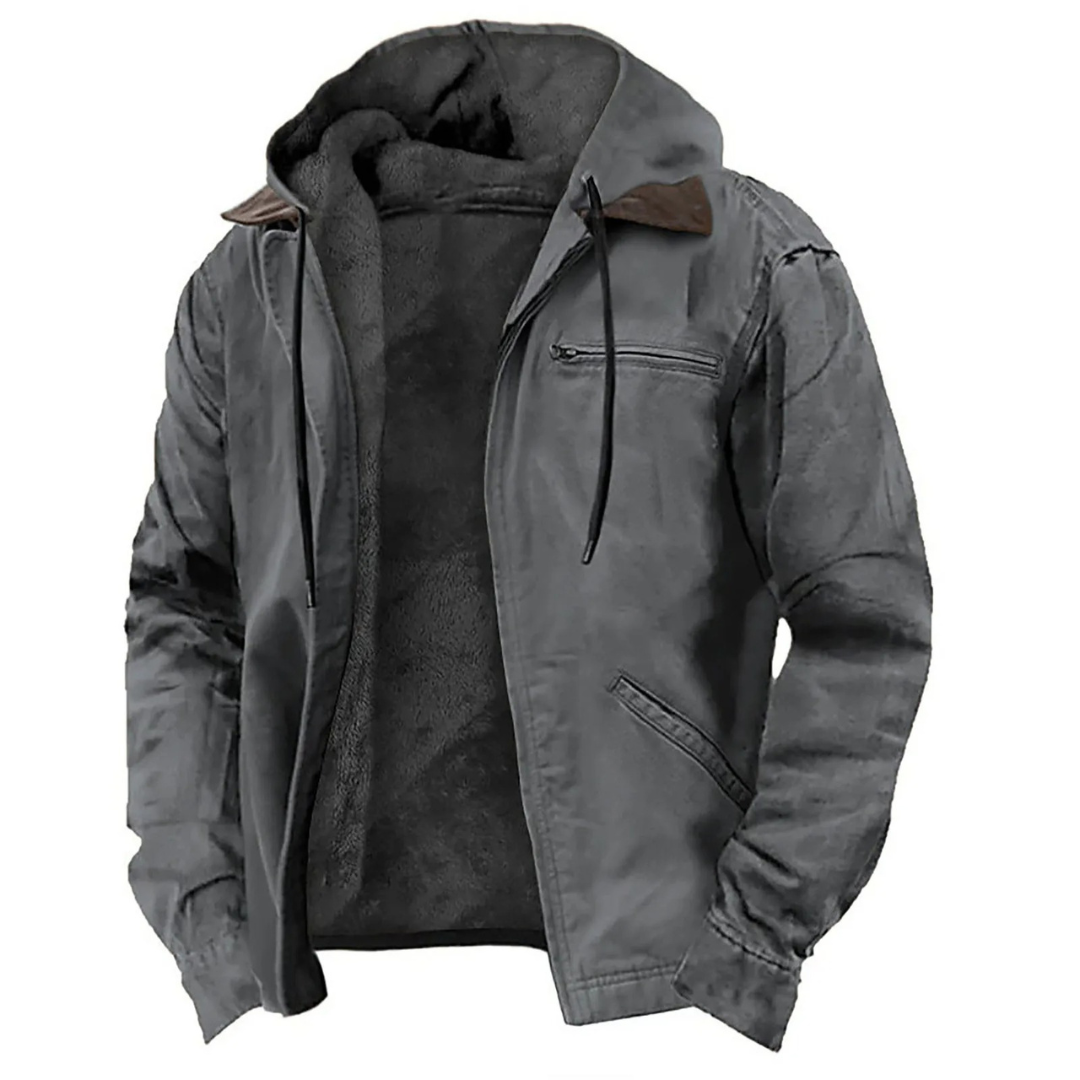 Veste à capuche en coloris gris, vue de face zip ouvert, montrant la poche poitrine zippée et la doublure polaire. 3