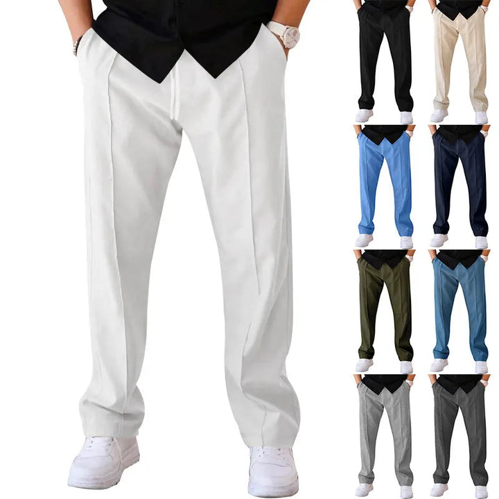Pantalon blanc porté mains dans les poches, avec une planche de huit autres coloris en vignettes à droite. 6
