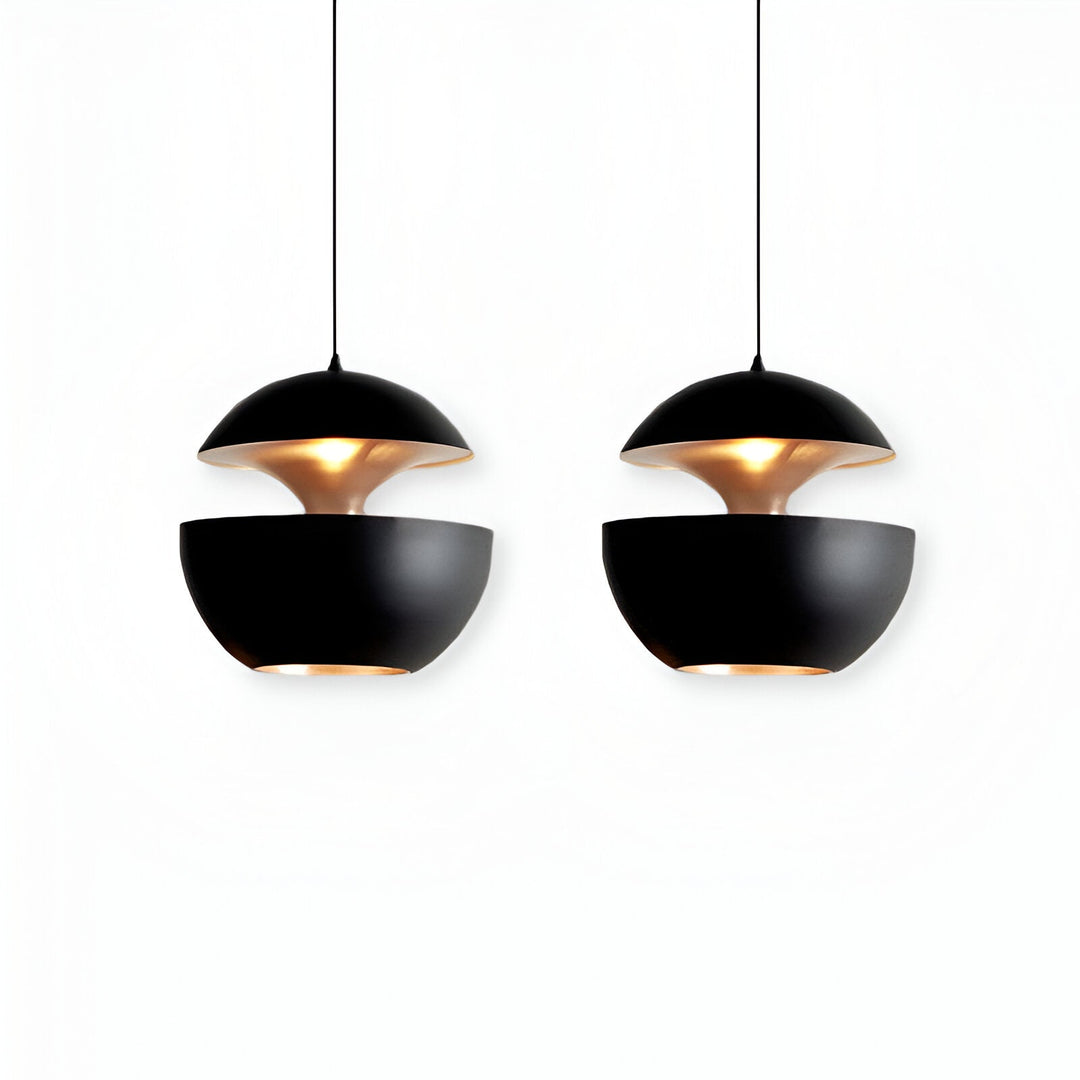 Paire de suspensions noires Г  l'intГ©rieur cuivrГ©, allumГ©es, cГҙte Г  cГҙte sur fond blanc. 20