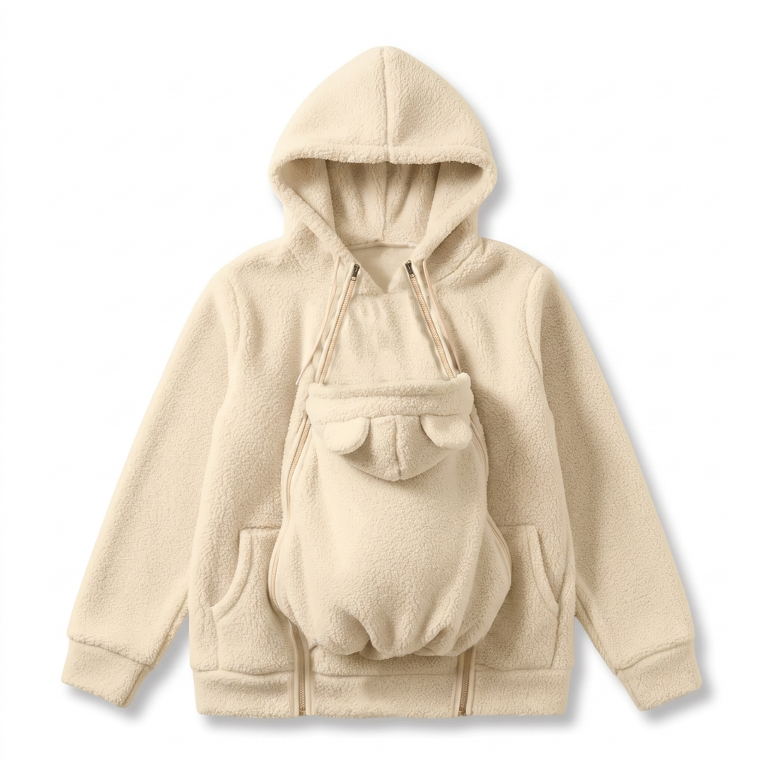 Sweat à capuche écru en sherpa à plat, avec panneau porte-bébé à oreilles d'ourson et fermetures éclair. 11