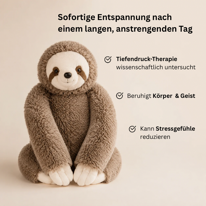 Peluche paresseux brun assise, longs bras le long du corps et pattes beige clair posées devant elle. 8