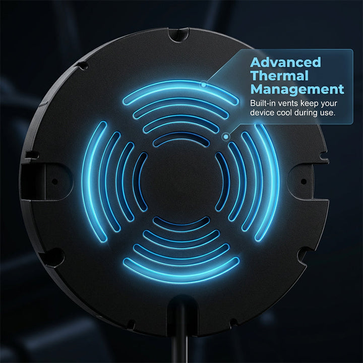 Dos du chargeur noir avec ses évents en arcs de cercle éclairés en bleu pour illustrer la gestion thermique. 12