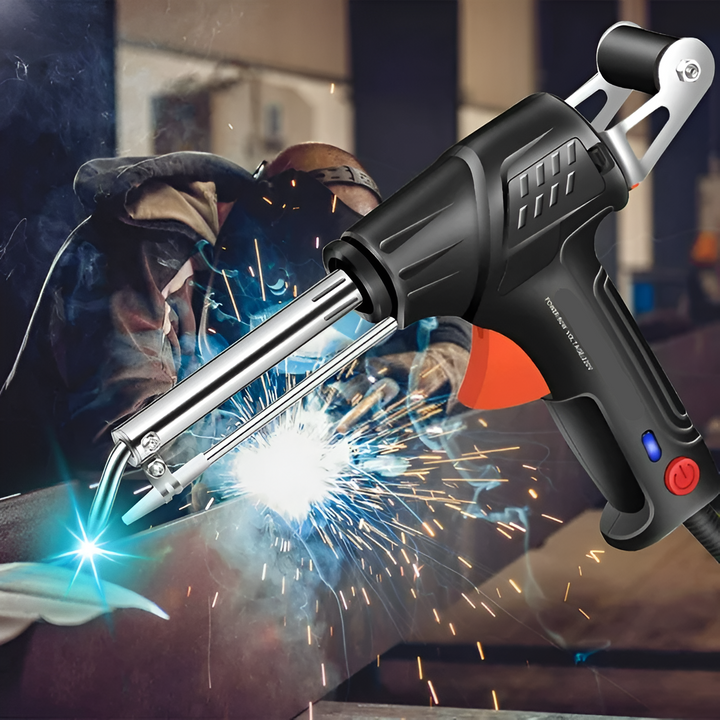 Outil noir à gâchette orange au premier plan, devant un soudeur casqué qui produit un halo de lumière blanche et des étincelles. 4