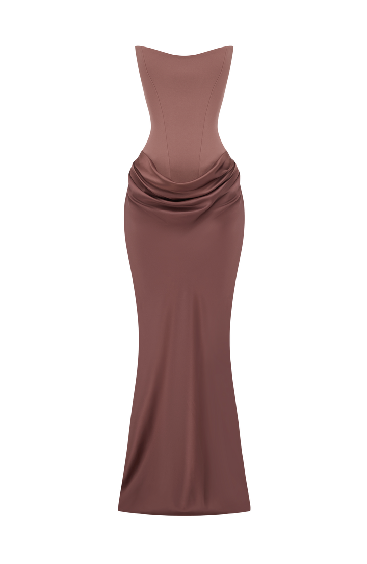 Robe longue bustier couleur chocolat, vue de face sur fond blanc, avec jupe en satin drapée 41