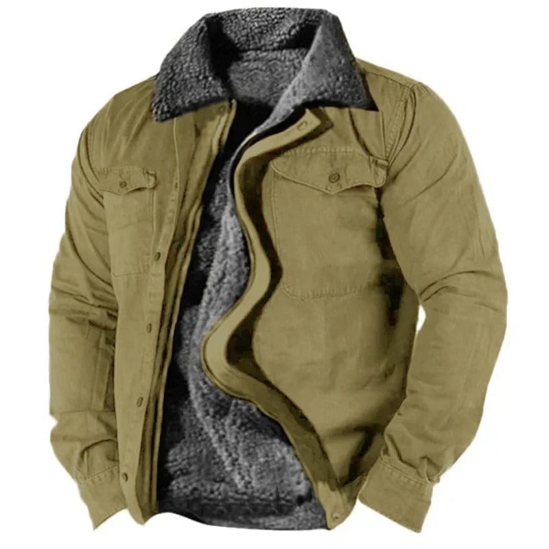 Veste de teinte kaki entrouverte sur fond blanc, col et doublure en laine bouclée grise 7