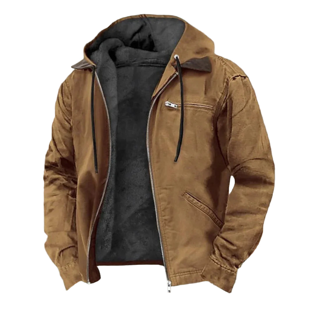 Veste marron ouverte sur fond blanc, avec capuche à cordon, col contrasté, poches zippées et doublure en polaire grise. 1