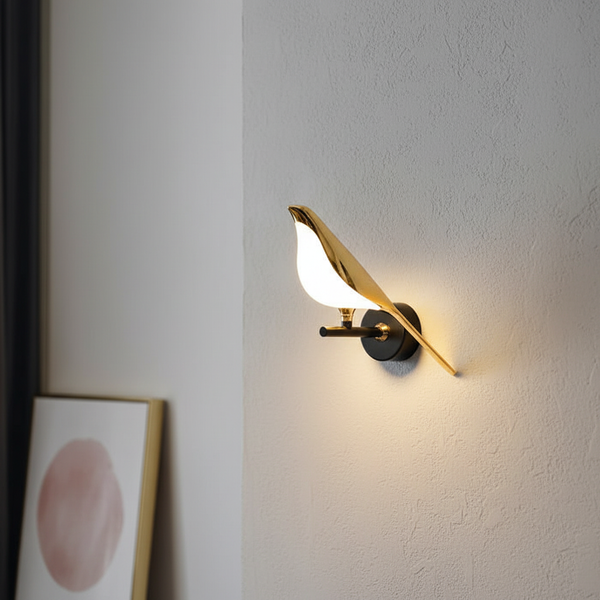 Moderne Gouden Wandlamp - Aurabird