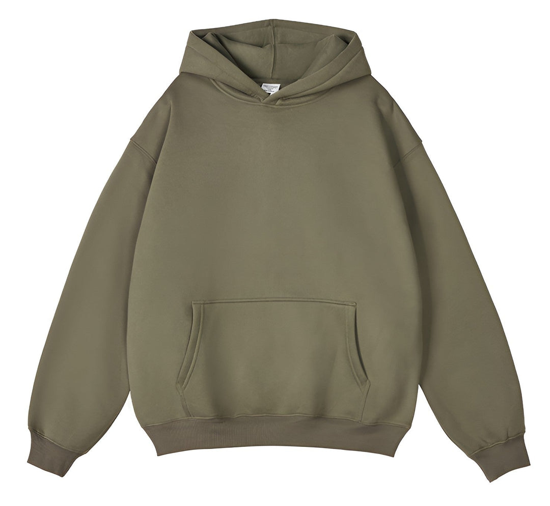 Face avant du sweat à capuche vert kaki, coupe ample avec poche kangourou et poignets côtelés, sur fond blanc. 9