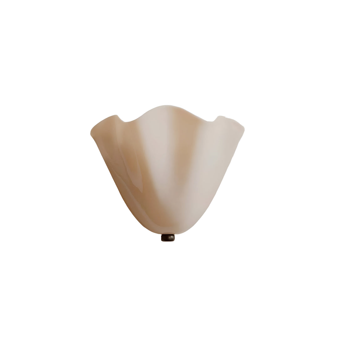 Applique beige et blanc crème aux bords ondulés, éteinte, présentée seule sur fond blanc avec son embout foncé. 13